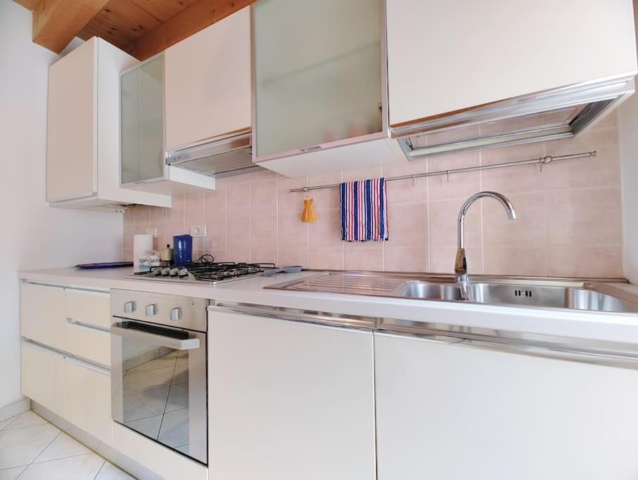 Apartamento Lungomare - Free Wifi & Spiaggia A 100 M Grado