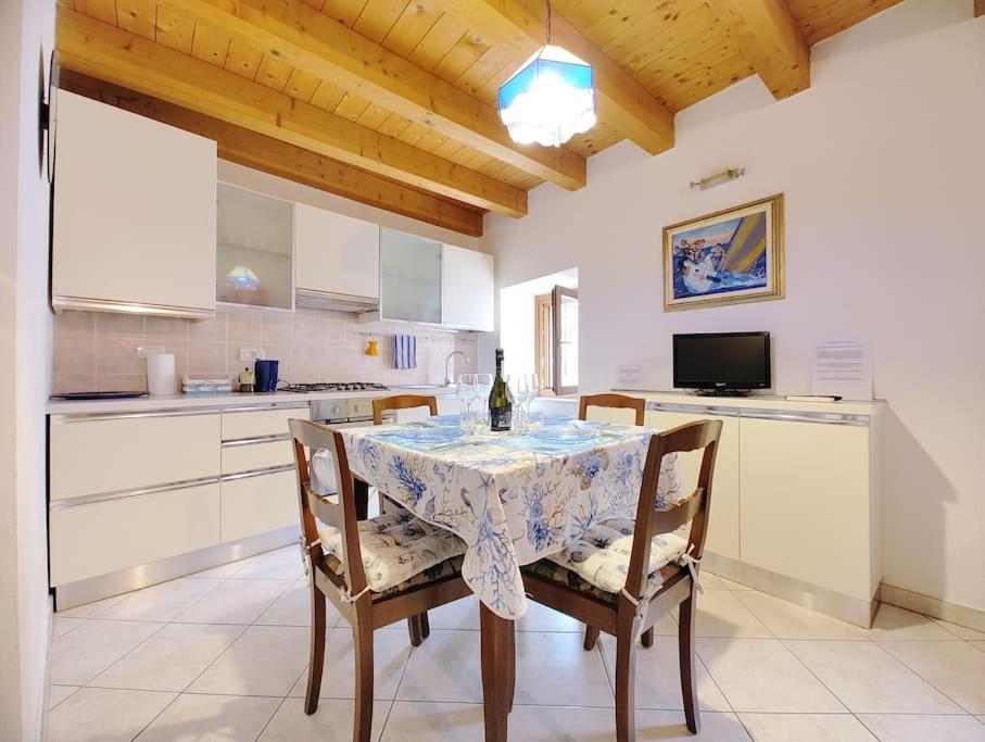 Apartamento Lungomare - Free Wifi & Spiaggia A 100 M